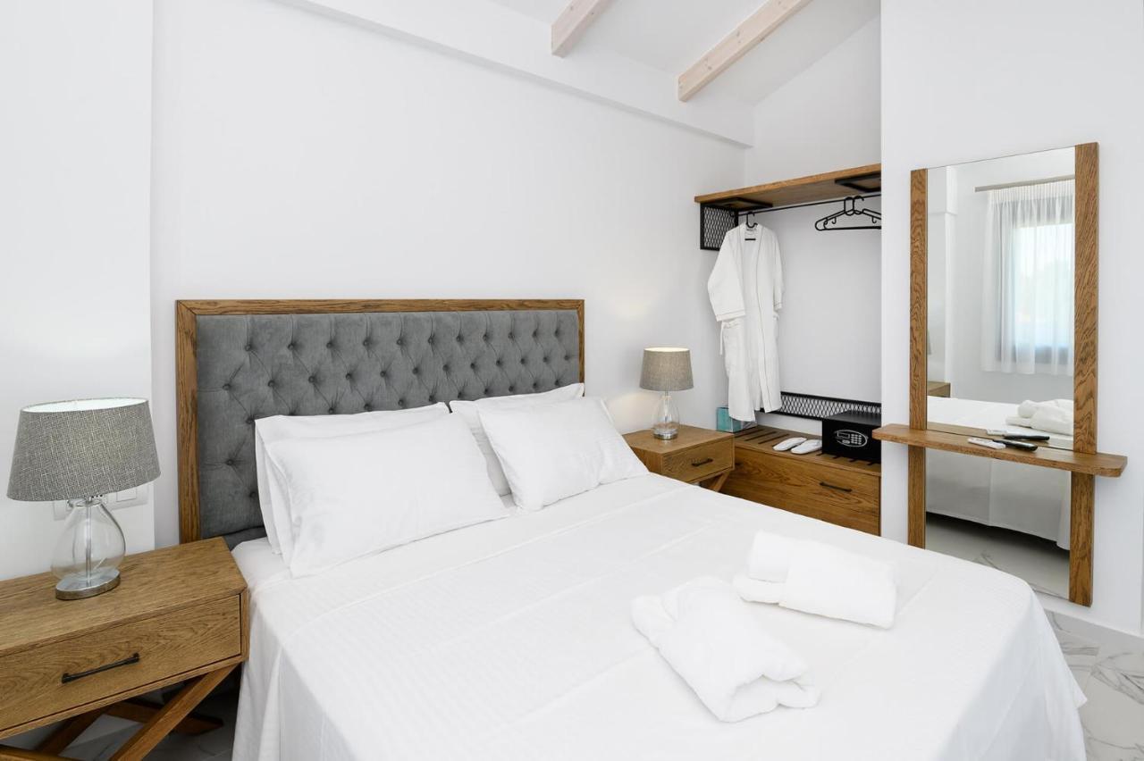 Momento Luxury Apartments Walking Distance From The Beach Nikiana Ngoại thất bức ảnh